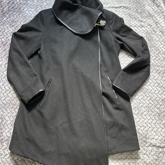 Betsey Johnson Wool blend cape jacket coat size 4 - Picture 2 of 13